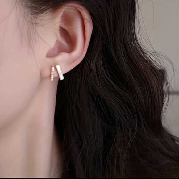 ✨🆕✨Elegant Gold Plated Chic Minimalist Shiny Zircon Stud Earrings✨ - Picture 5 of 11